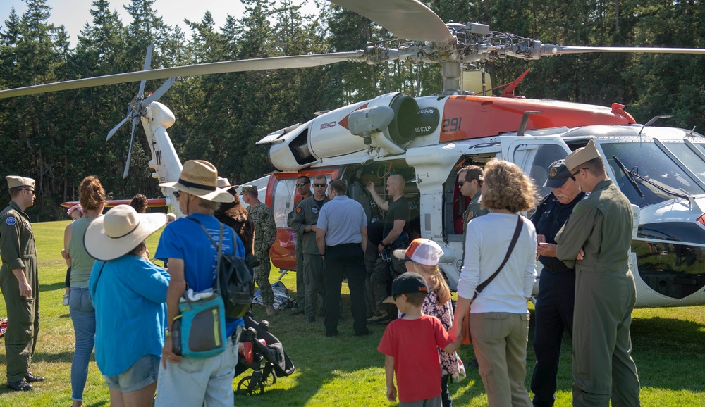 NAS Whidbey Island Meet with Local Community For National Night Out