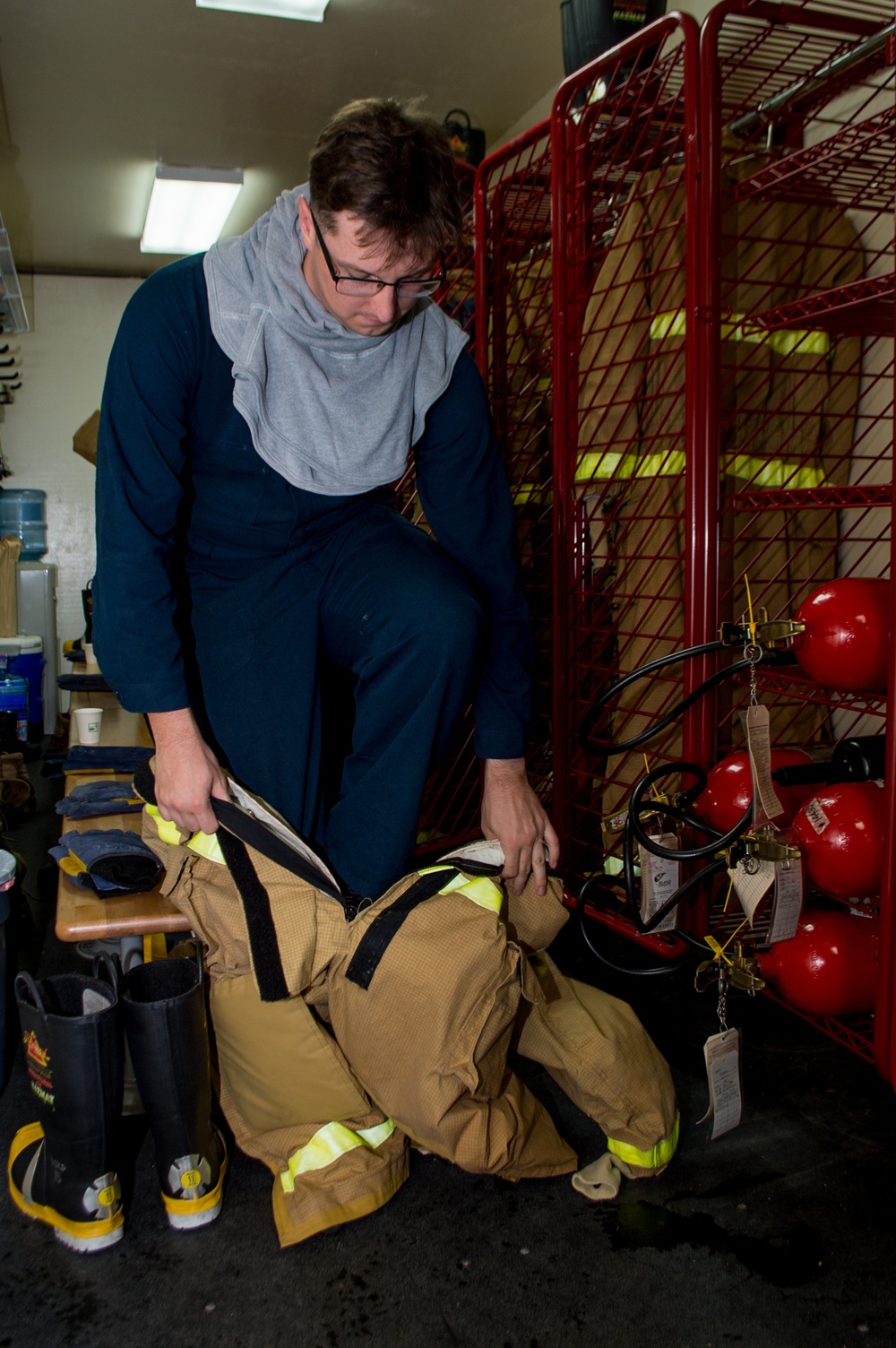 Sailors Conduct Submarine Firefighting Training