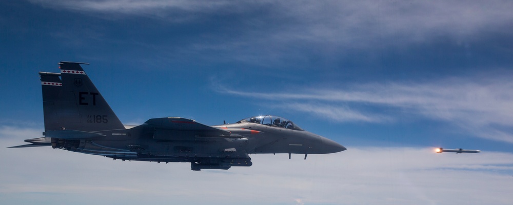 Strike Eagle fires AMRAAM during test mission