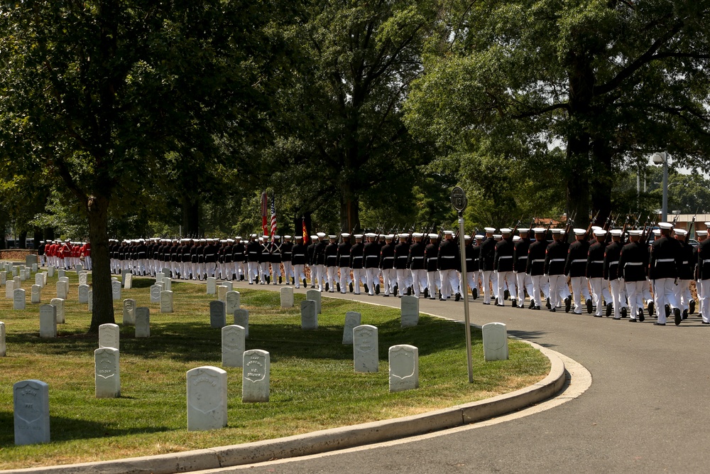 Marines escort the casket of Maj. Gen. Ronald L. Beckwith