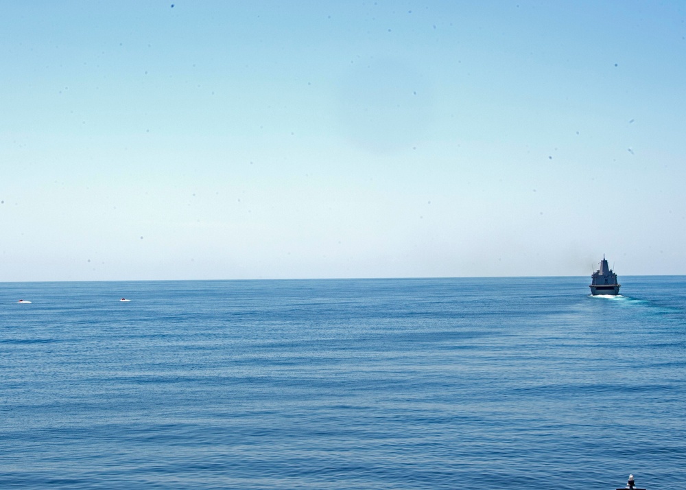 USS Oak Hill participates in SWATT