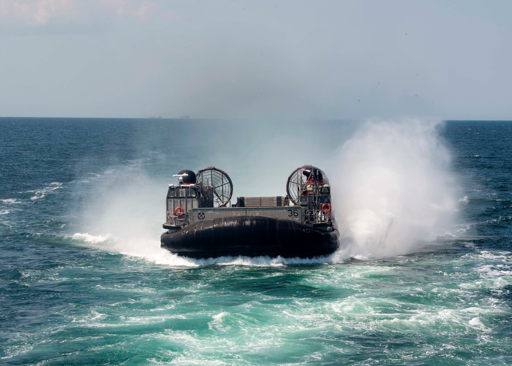 USS Oak Hill participates in SWATT