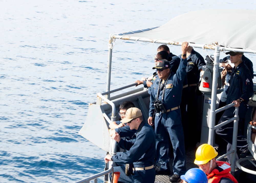 USS Oak Hill participates in SWATT