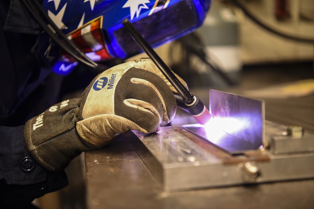 7th EMS receives augmented reality welding system, improves real-world welding