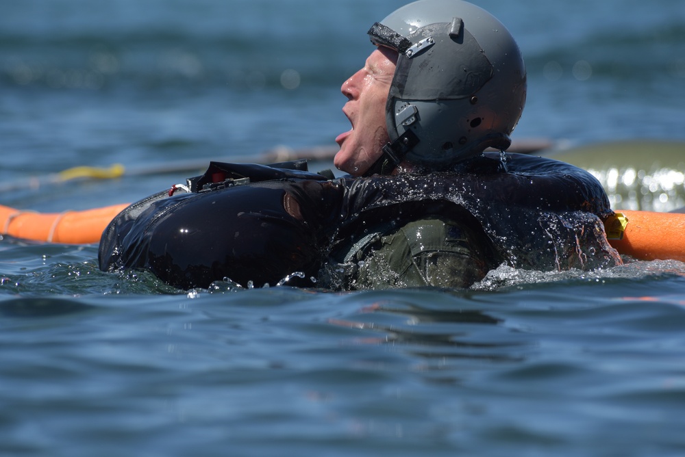 173rd Fighter Wing trains pilots in water survival techniques with the help of SERE instuctors