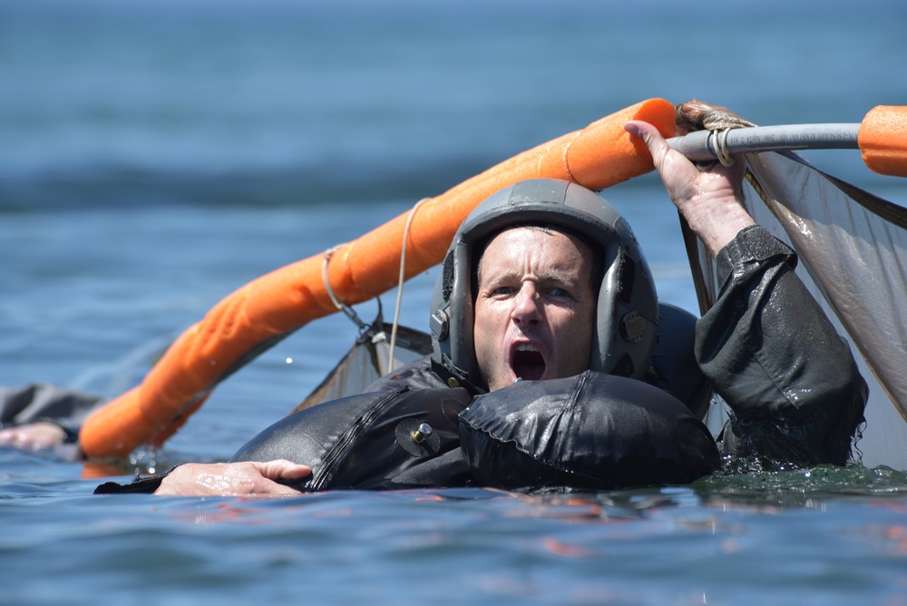 173rd Fighter Wing trains pilots in water survival techniques with the help of SERE instuctors