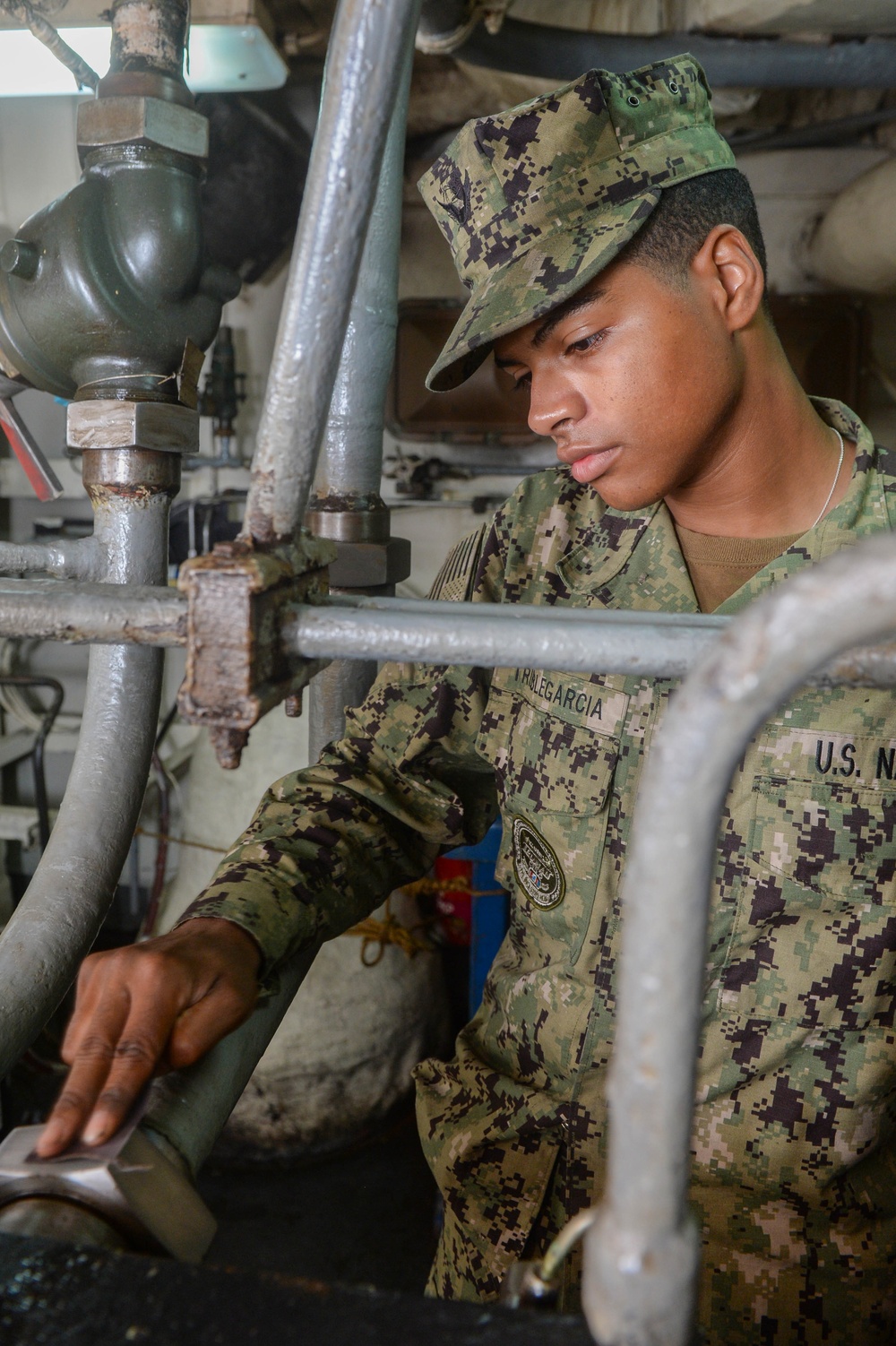 1908087-N-CJ362-0012