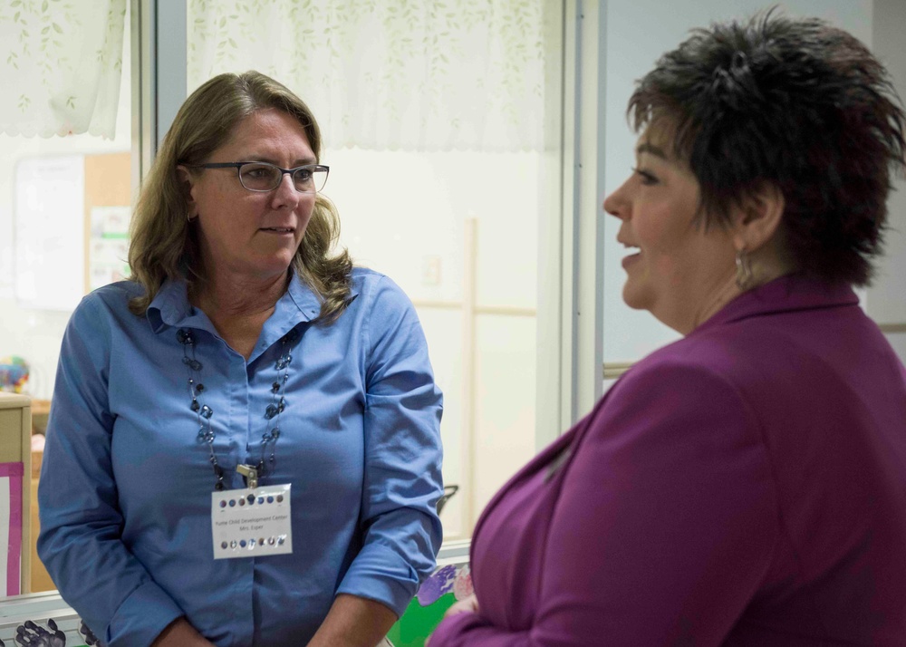 DVIDS - Images - SECDEF spouse tours Yokota Air Base [Image 9 of 9]