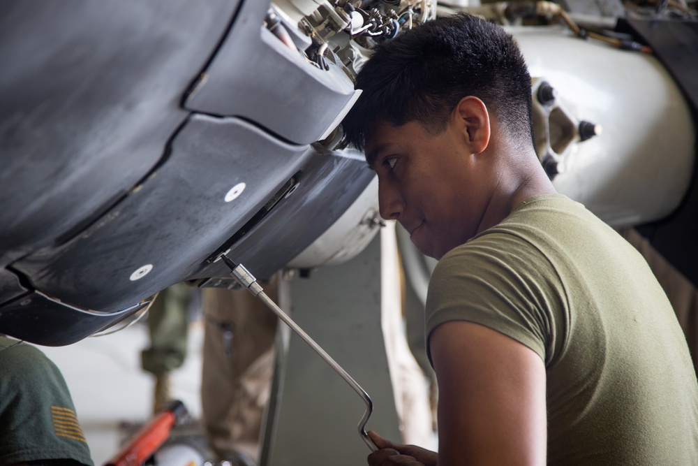 ITX 5-19 - VMM-263 Aircraft maintenance