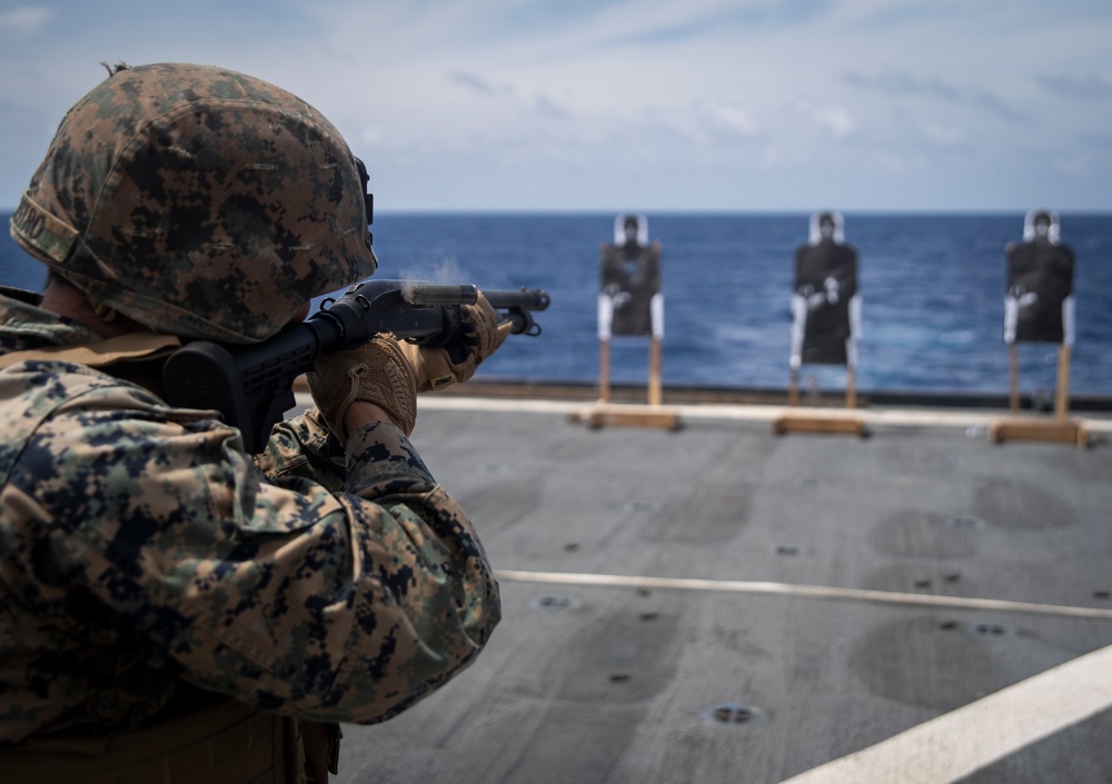 31st MEU Marines execute live-fire range aboard USS Ashland