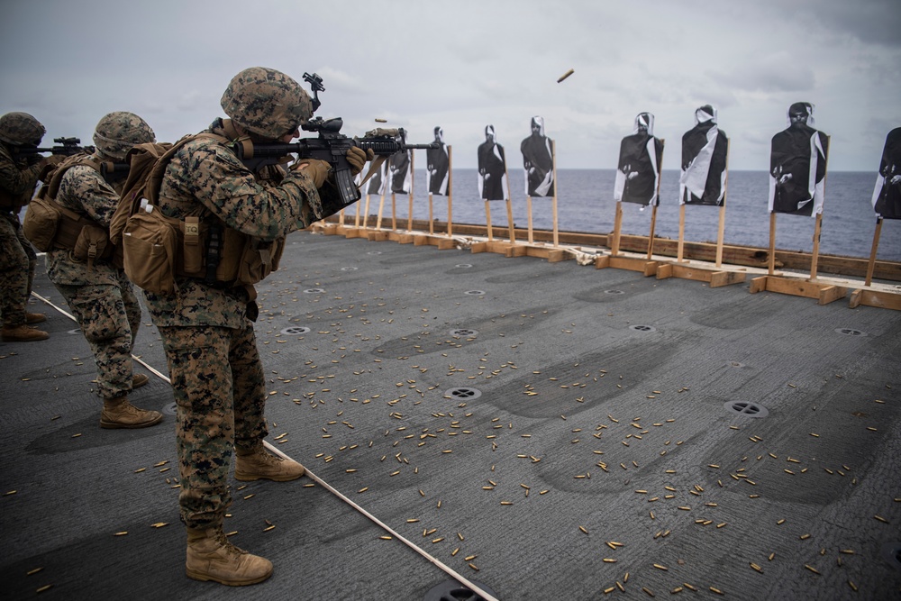 31st MEU Marines execute live-fire range aboard USS Ashland