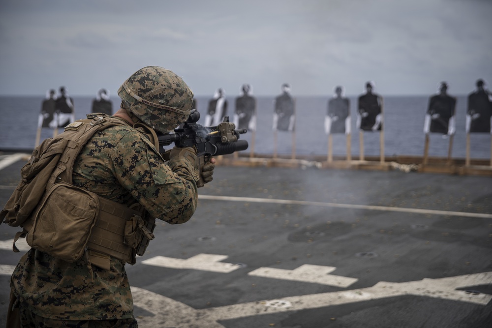 31st MEU Marines execute live-fire range aboard USS Ashland