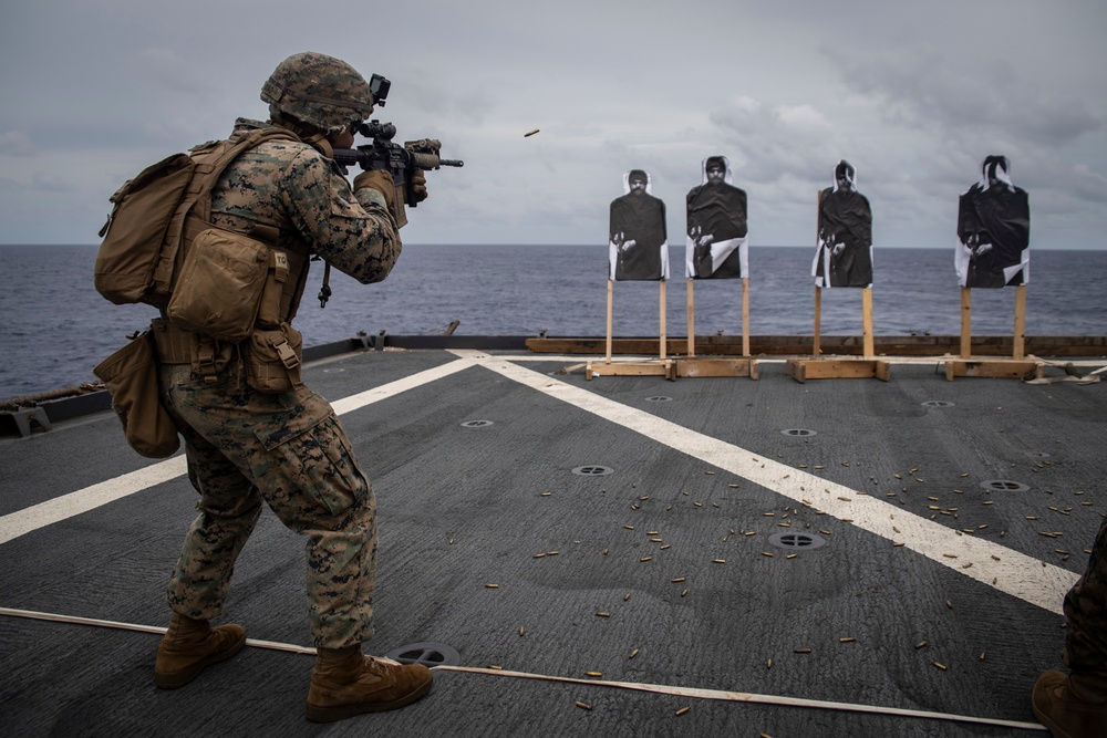 31st MEU Marines execute live-fire range aboard USS Ashland