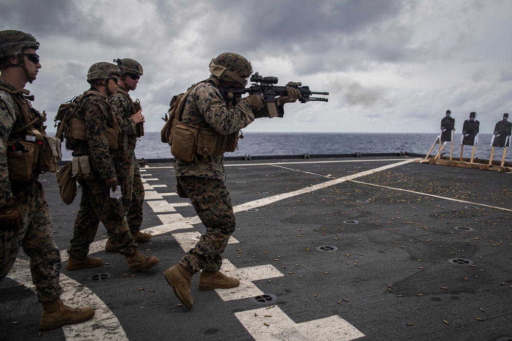 DVIDS - Images - 31st MEU Marines execute live-fire range aboard USS ...