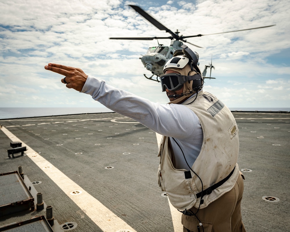 Sailors conduct flight operations aboard USS Ashland