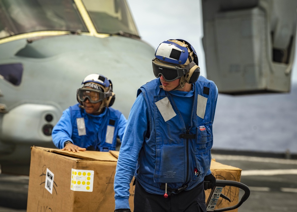 Sailors conduct flight operations aboard USS Ashland