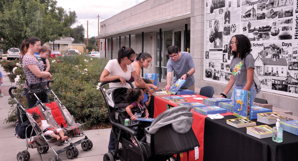 Kids learn from animals: Library doubles as ‘zoo’