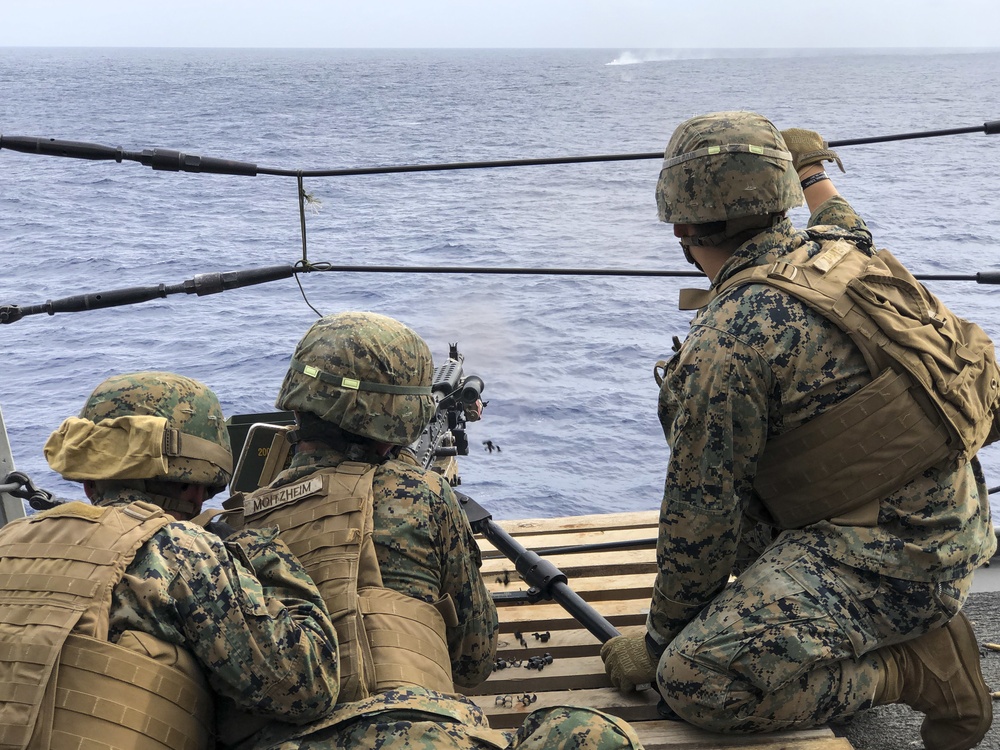 USS Green Bay (LPD 20) Gunshoot