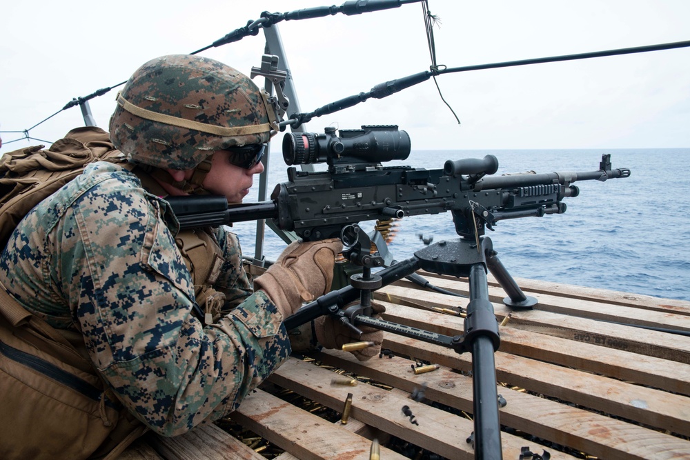 USS Green Bay (LPD 20) Gunshoot