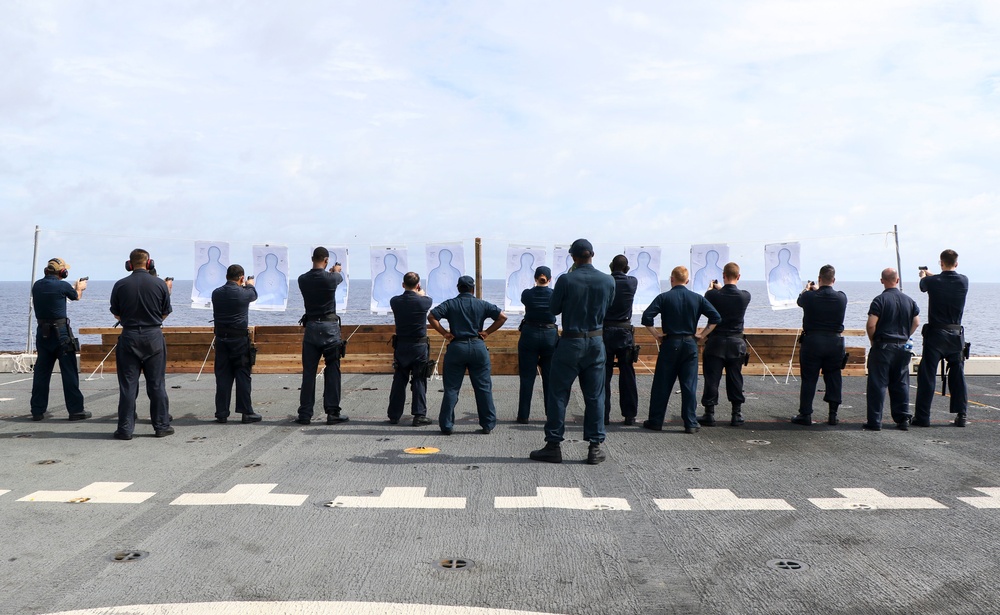 USS Green Bay (LPD 20) M9 Gunshoot