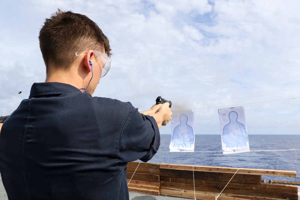 USS Green Bay (LPD 20) M9 Gunshoot