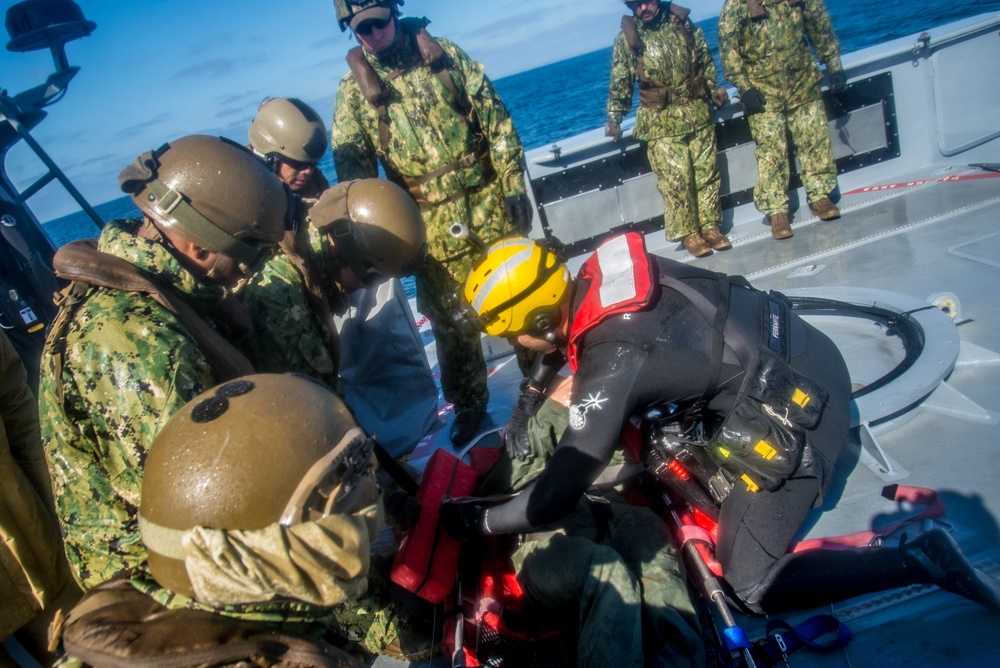 Coastal Riverine Force Conducts Joint MEDEVAC Exercise with Coast Guardsmen During Unit Level Training