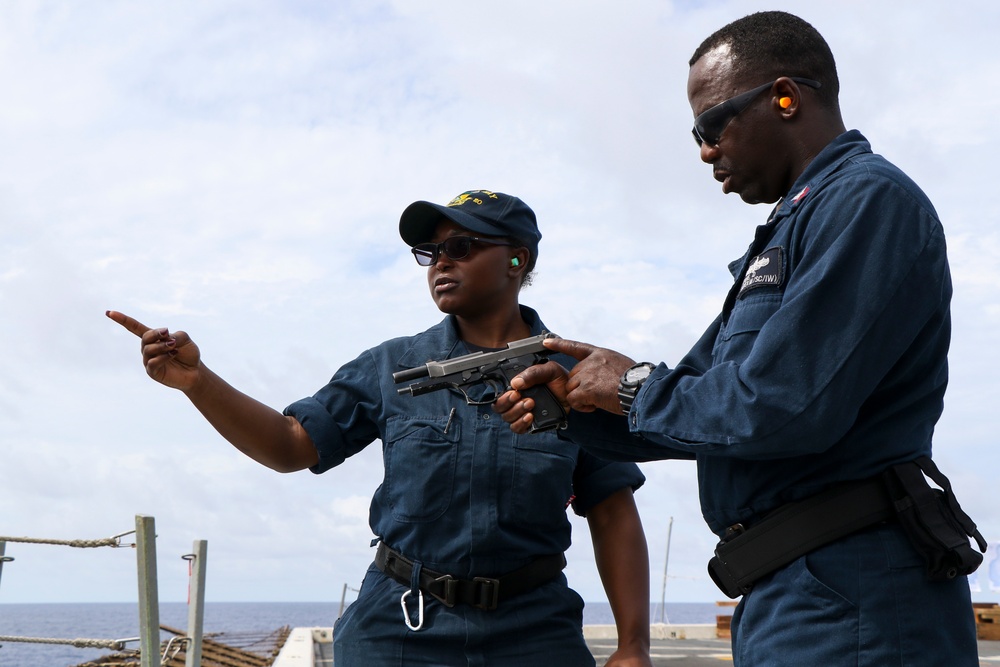 USS Green Bay (LPD 20) M9 Gunshoot