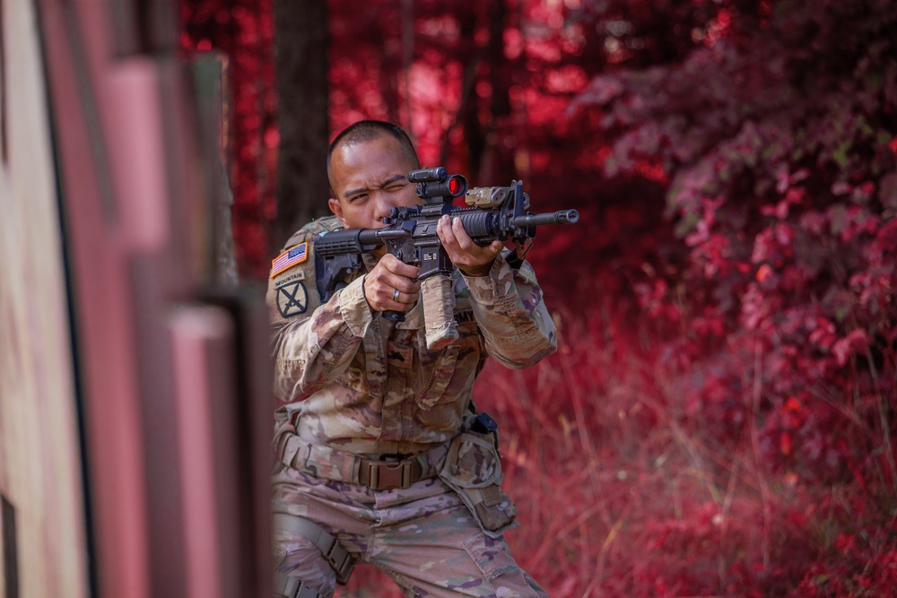 2CR Soldiers complete master marksmanship training course