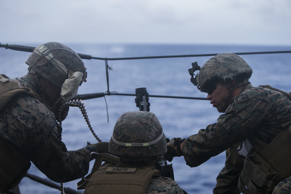 31st MEU BLT Marines conduct machine gun live-fire training aboard USS Green Bay