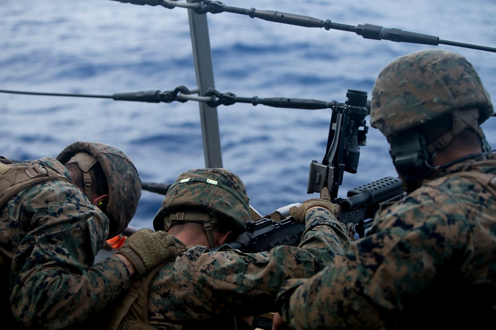 31st MEU BLT Marines conduct machine gun live-fire training aboard USS Green Bay