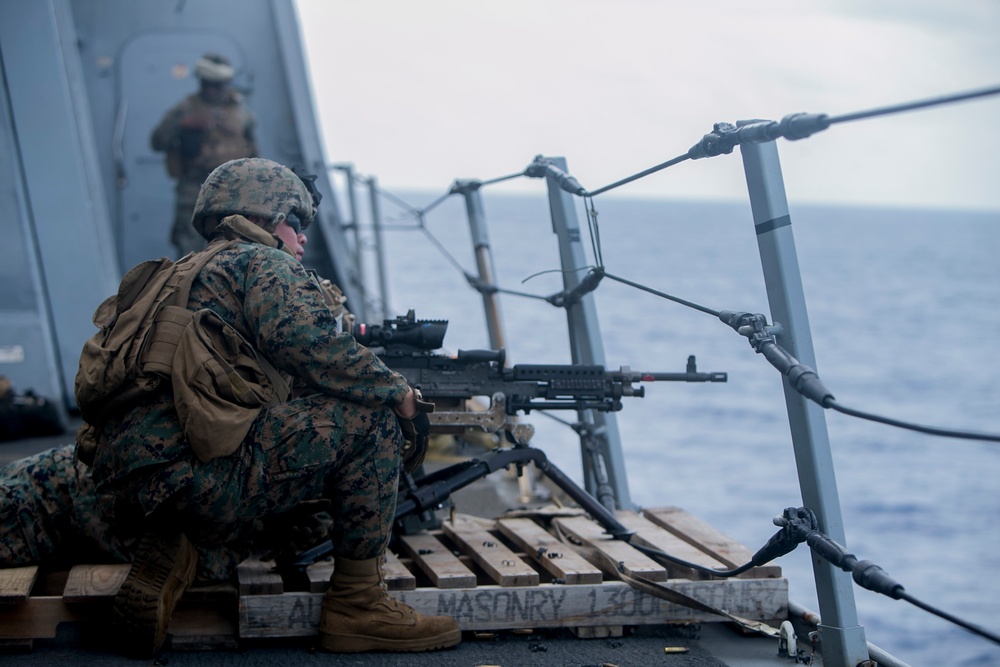 31st MEU BLT Marines conduct machine gun live-fire training aboard USS Green Bay