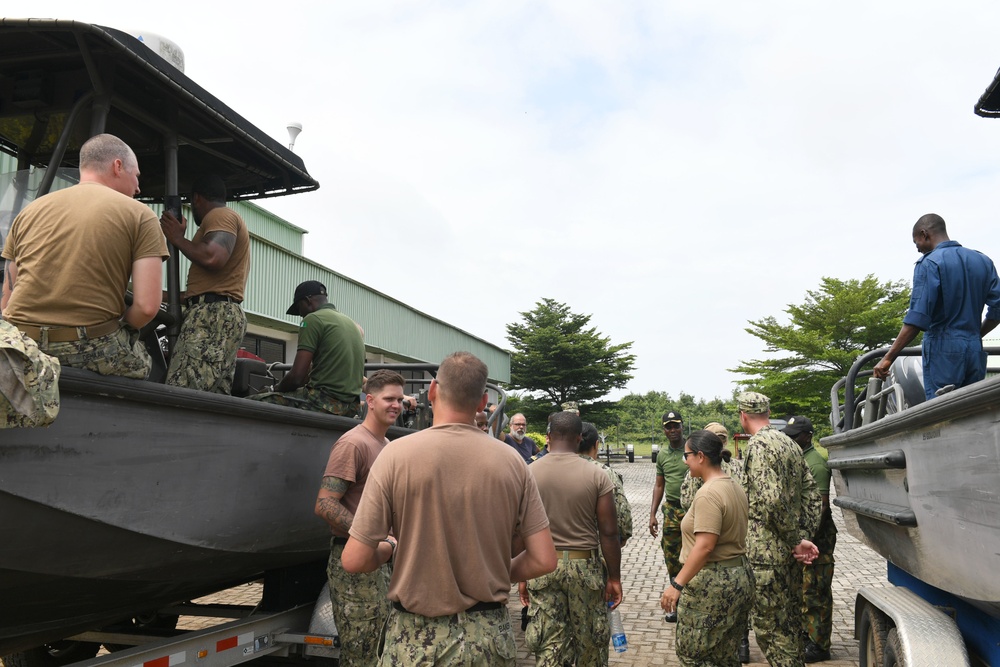 U.S. and Spanish Sailors Conduct Small Boat Maintenance with Nigerian Navy