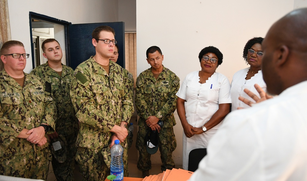 Africa Partnership Station Brings Medical Teams Together in Nigeria
