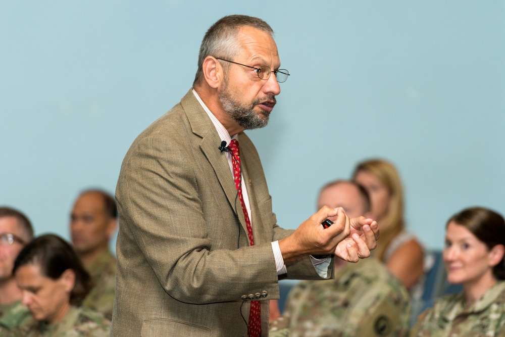 University of Maryland professor of public health addresses Army Public Health Course students