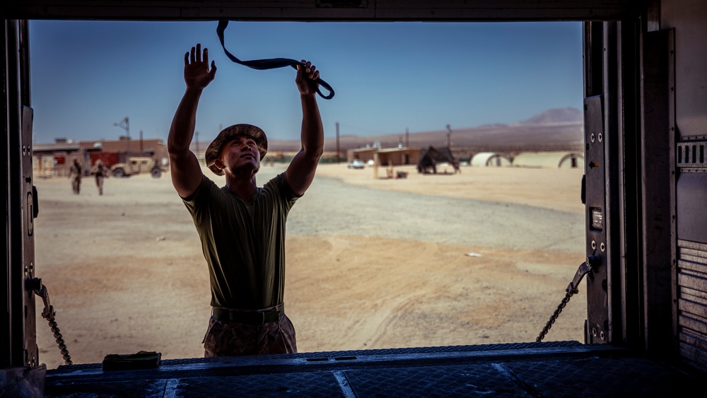 Reserve Marines with 1/25 prepare for Regimental Assault Course