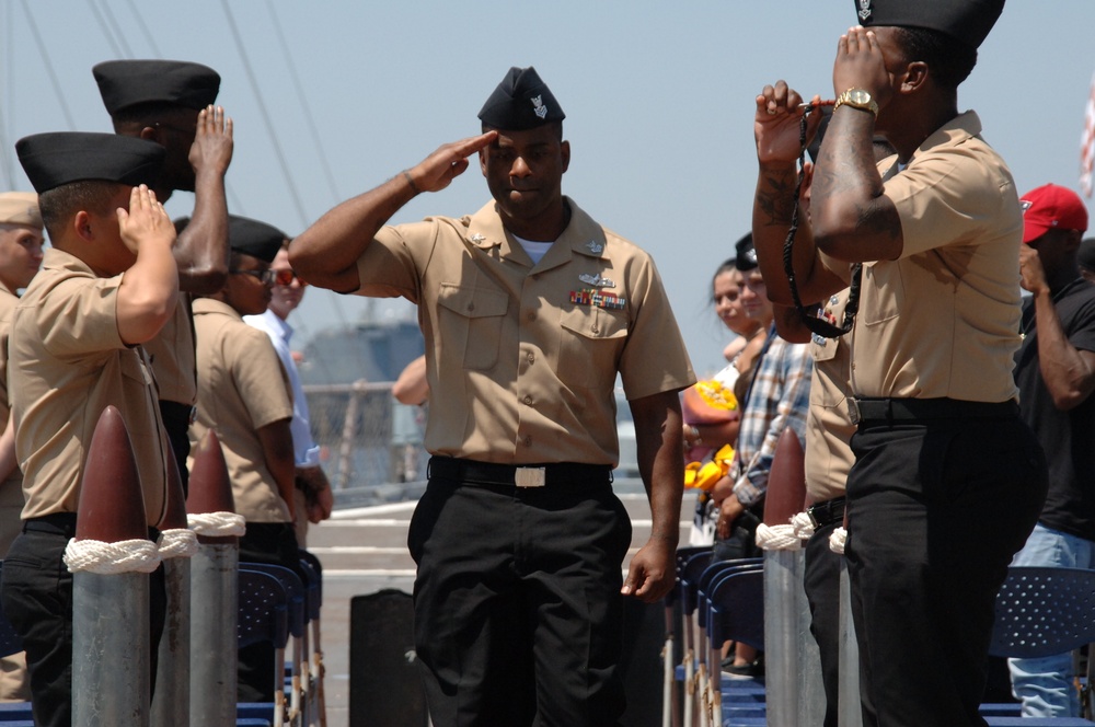 Naval Museum hosts a retirement ceremony