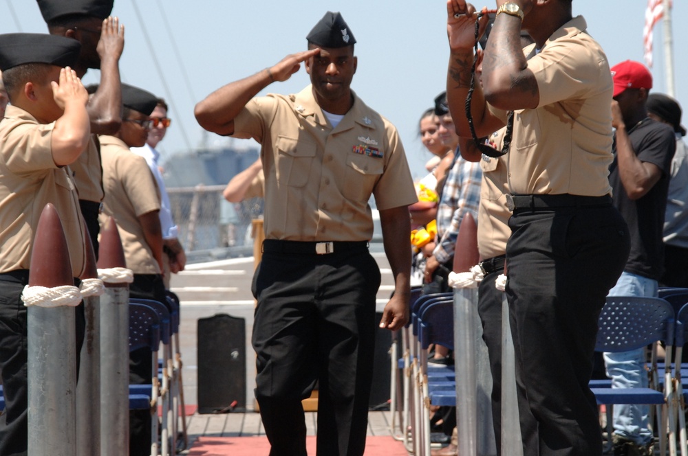 Naval Museum hosts a retirement ceremony