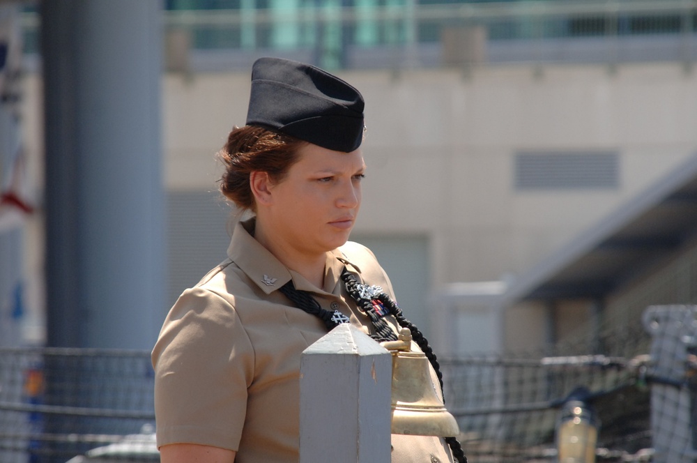 Naval Museum hosts a retirement ceremony