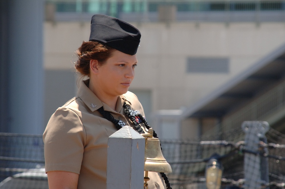 Naval Museum hosts a retirement ceremony