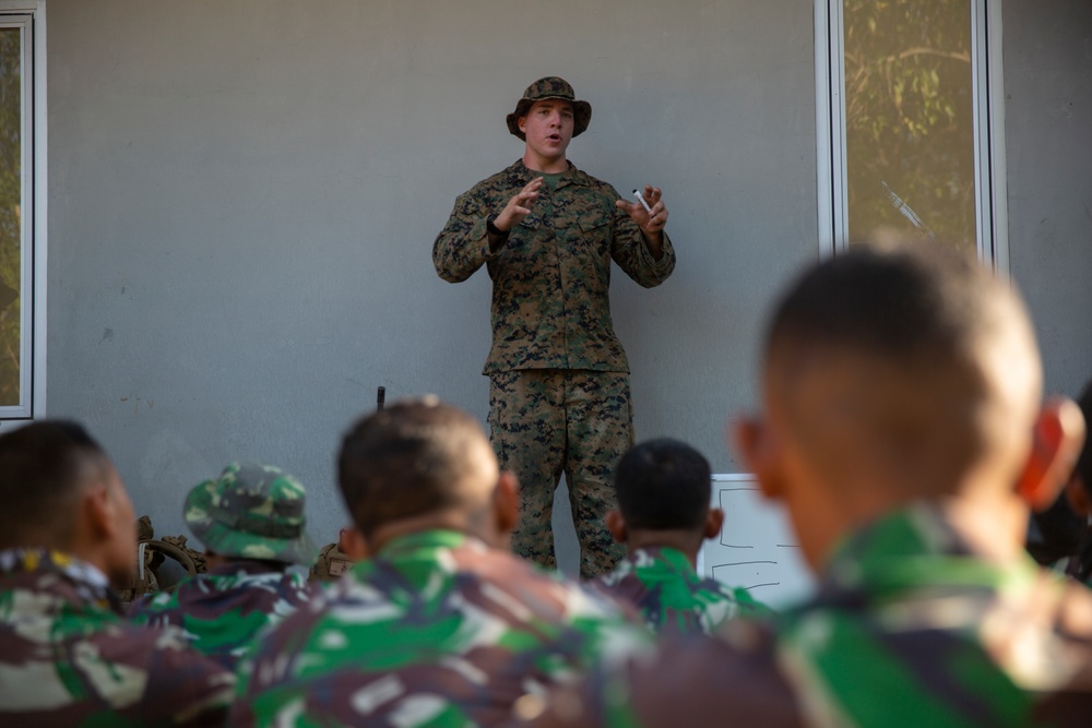 U.S. Marines share MOUT techniques during CARAT Indonesia