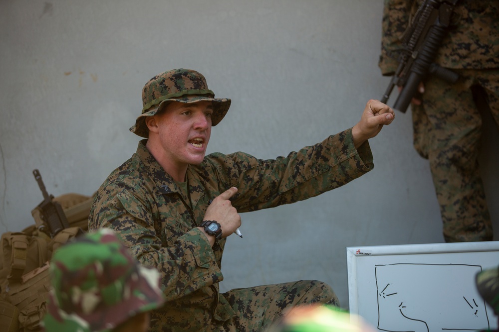 U.S. Marines share MOUT techniques during CARAT Indonesia