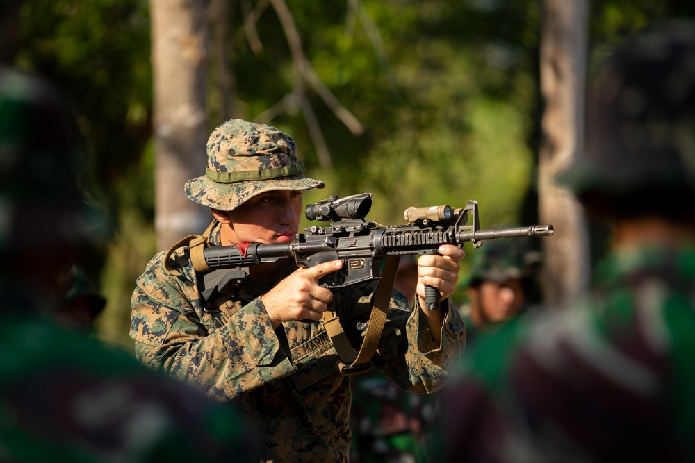 U.S. Marines share MOUT techniques during CARAT Indonesia