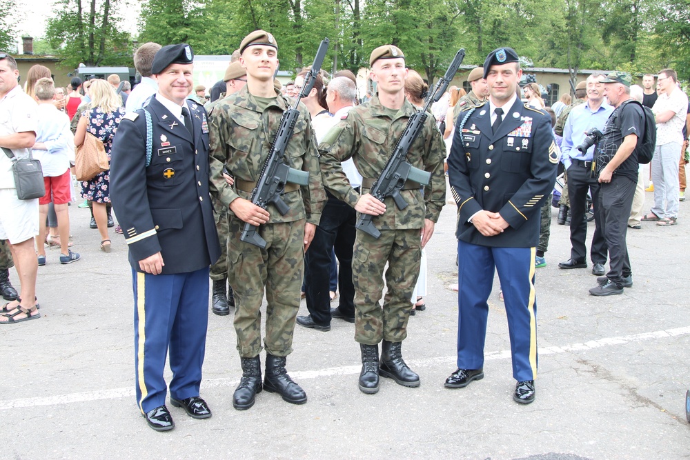 Area Support Group Poland Participates in the 12th Territorial Defense Brigade Basic Training Graduation