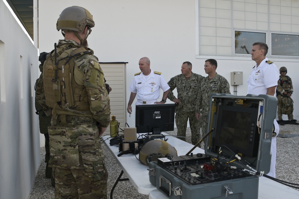 6th Fleet Deputy Commander visits EODMU8