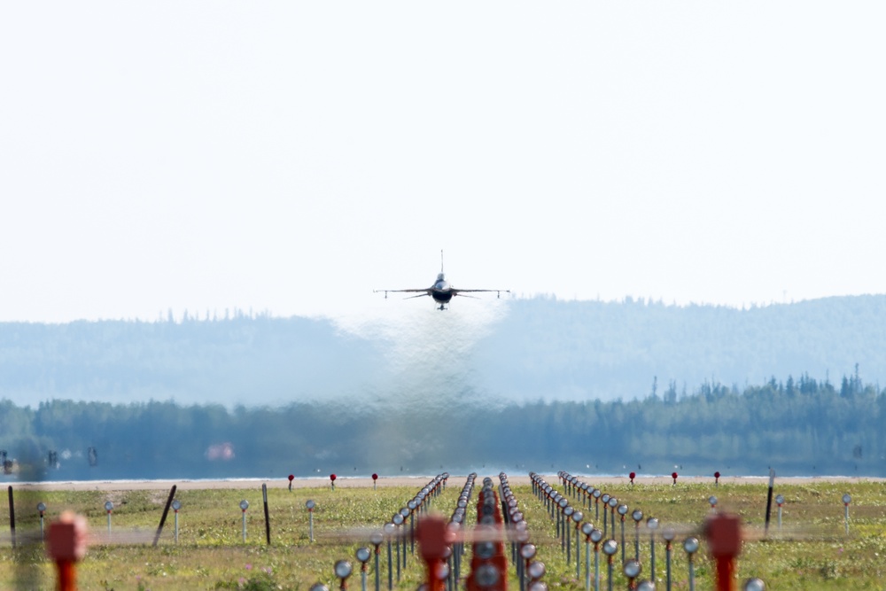 36th FS trains with 18th AGRS during RED FLAG-Alaska