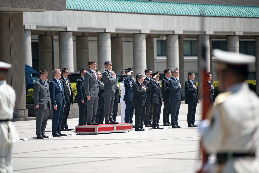 SD meets with Japanese Minister of Defense