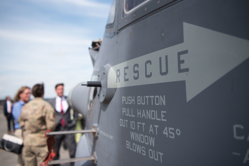 SD meets with 21st Special Operations Squadron