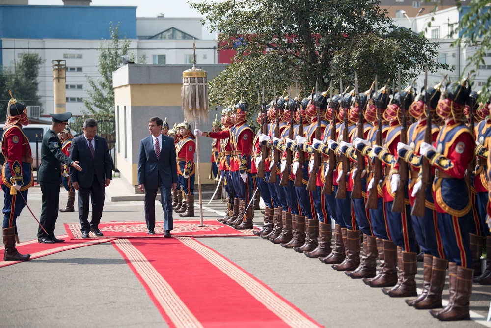 SD meets with Mongolian Minister of Defense