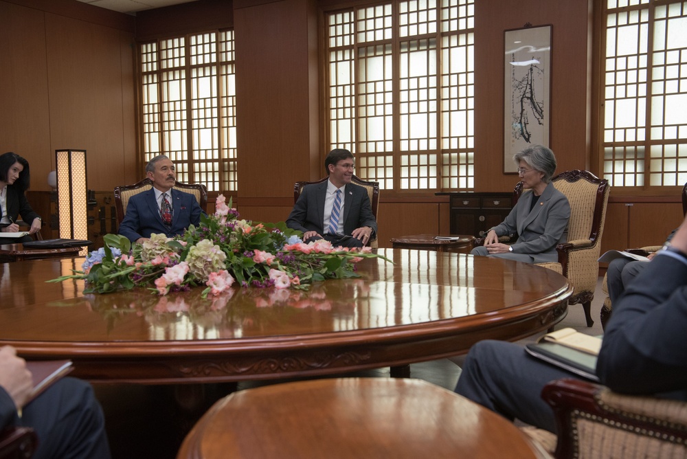 SD meets with Korean Minister of Foreign Affairs