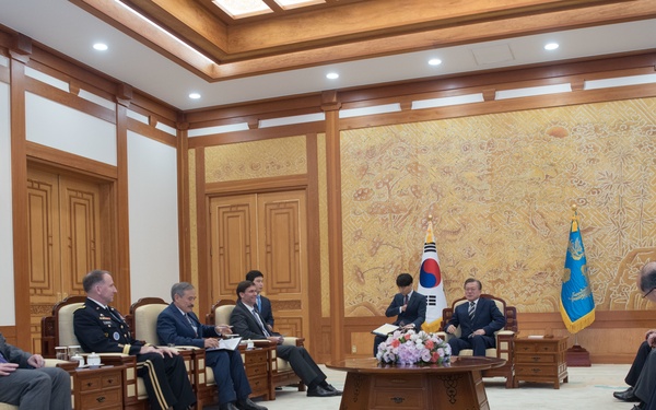 SD meets with Korean President Moon Jae-in